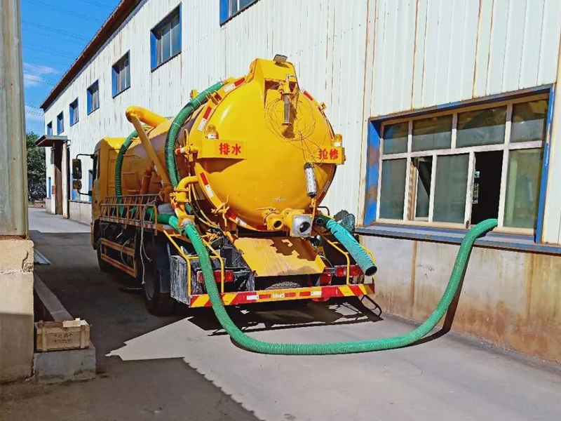 公教厂区化粪池清理